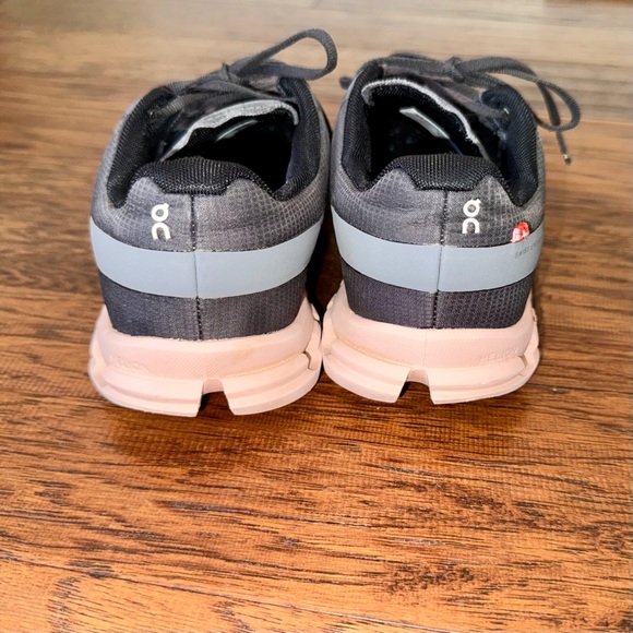 ON Cloudflow Running Shoe - Picture 7 of 14